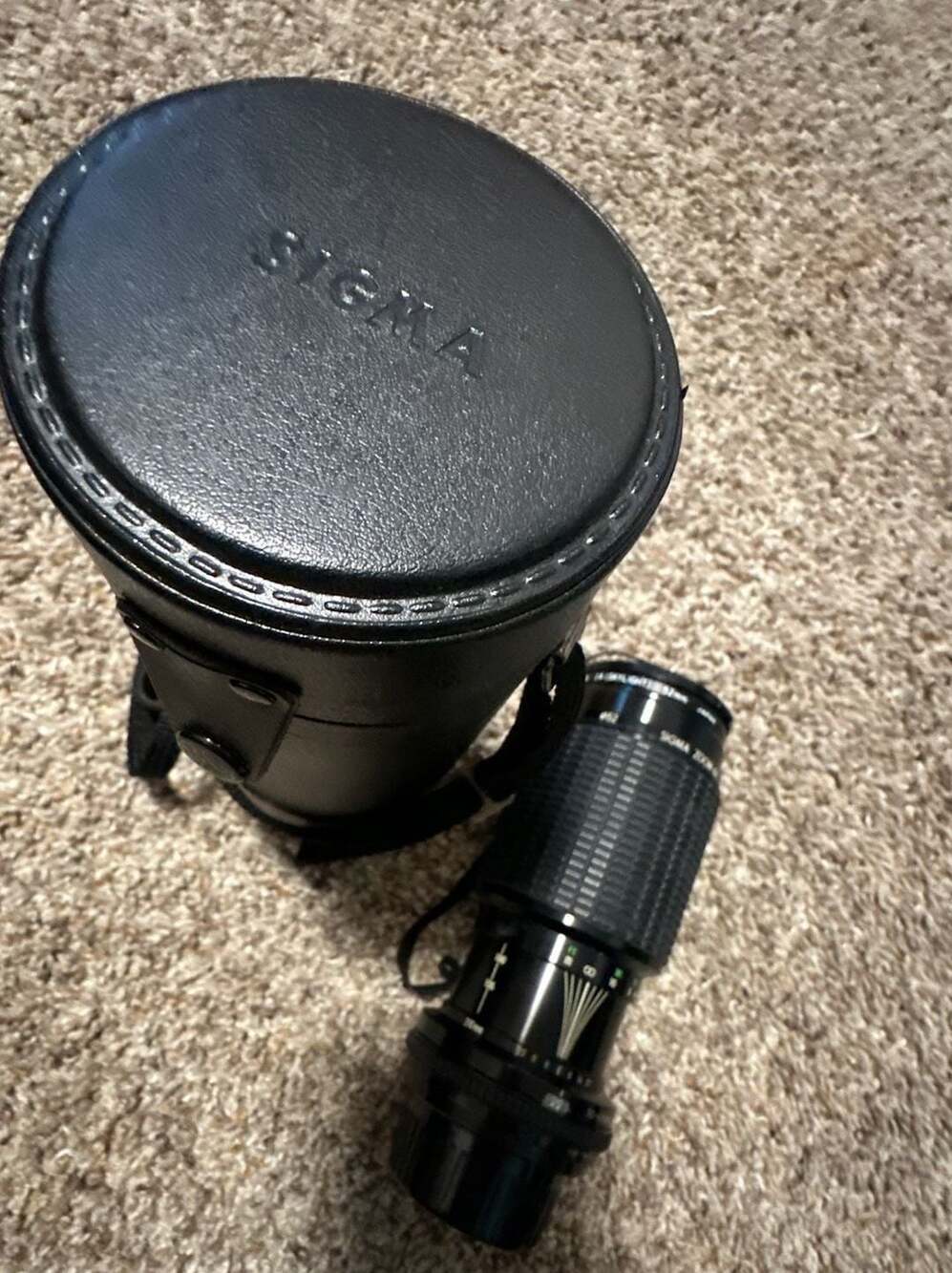 Rokinon 70-210mm f/3.5-4.5 Zoom Macro Lens for Canon FD Mount